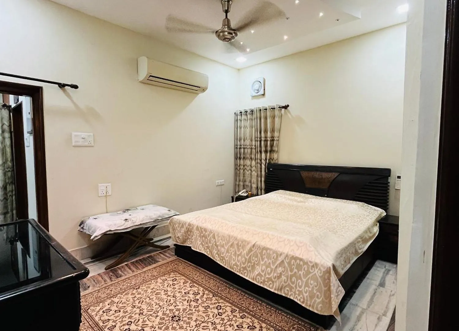 Luxury Stays Waranasi Willa